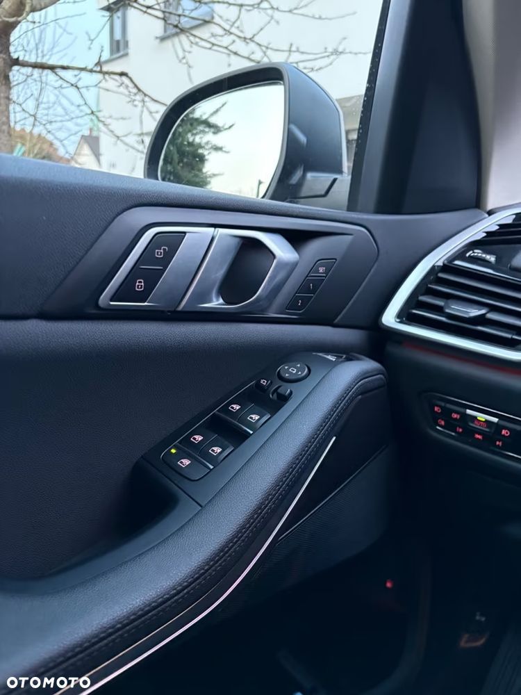 BMW X5 xDrive45e xLine - 13