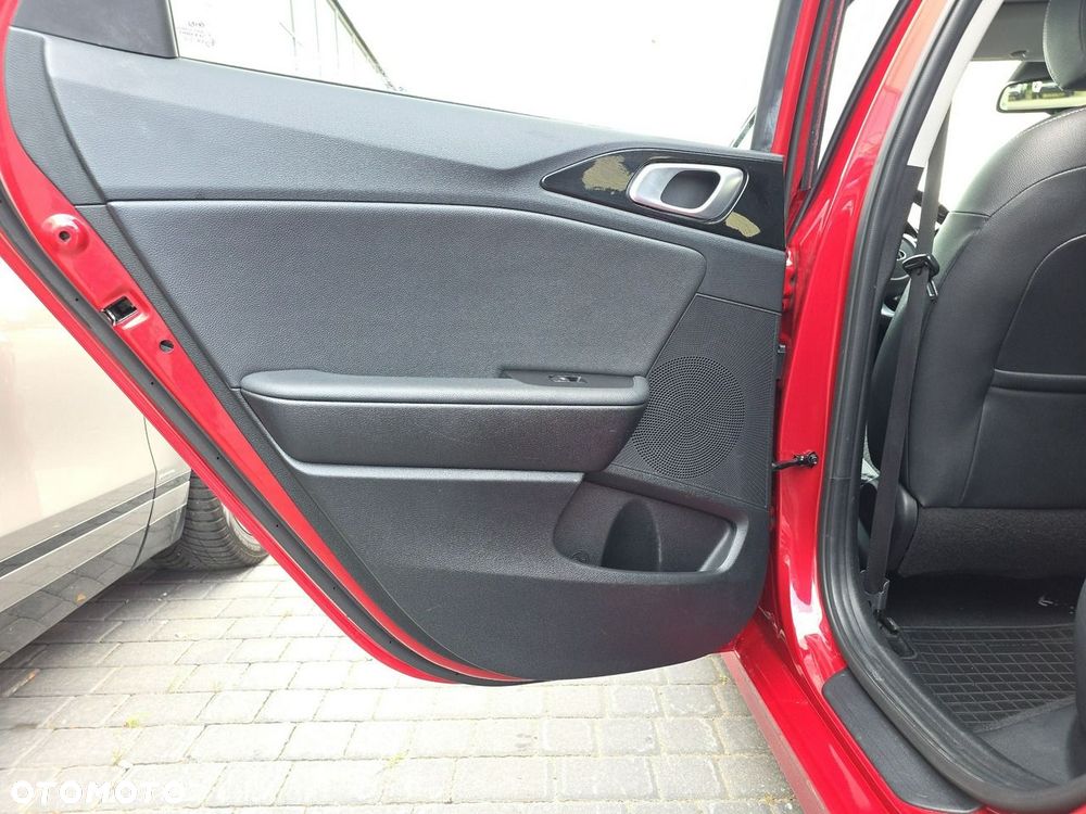 Kia Ceed 1.4 T-GDI L Business Line DCT - 12