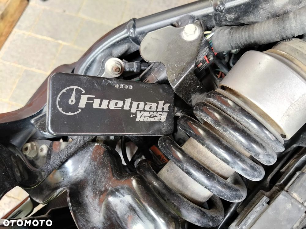 Harley-Davidson Softail Fat Bob - 24