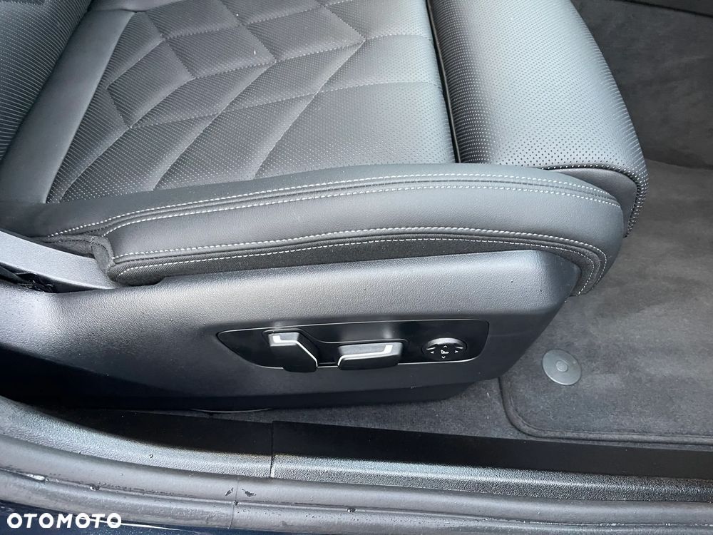 BMW Seria 5 540d xDrive mHEV - 20