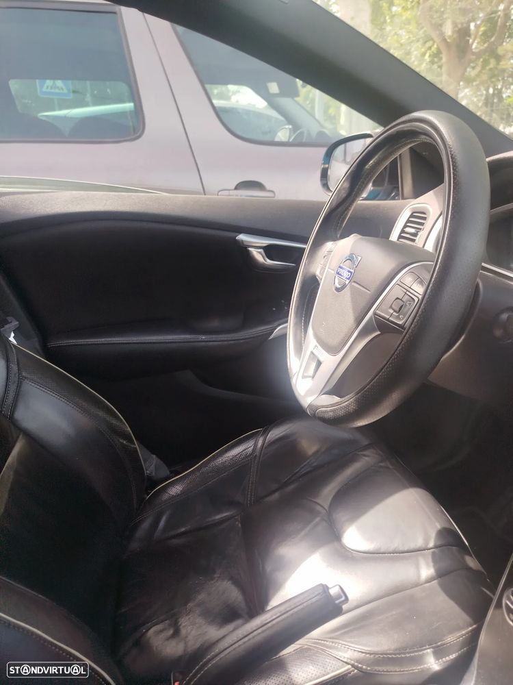 Volvo V40 D2 R Design - 2