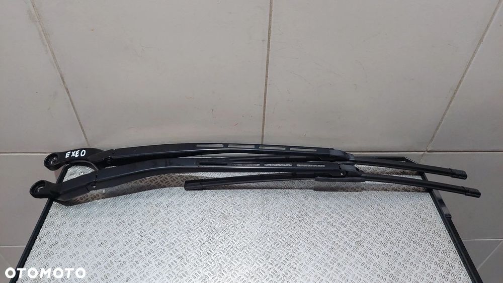 RAMIONA WYCIERACZEK PRZÓD PLUS PIÓRA KOMPLET SEAT EXEO R2010 - 1