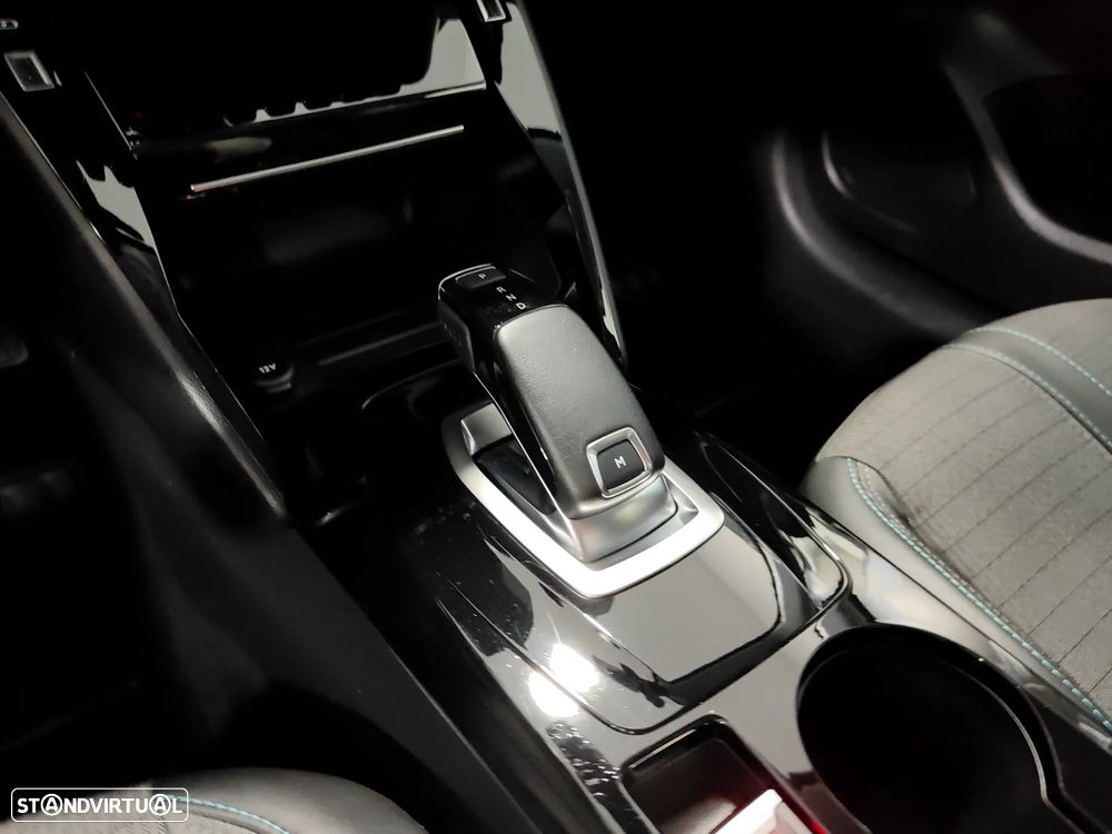 Peugeot 208 1.2 PureTech Allure EAT8 - 32