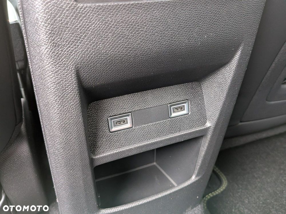 Peugeot 408 - 29