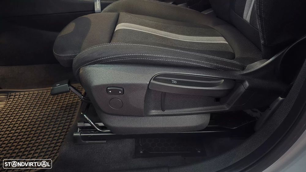 BMW 216 Active Tourer d Line Sport - 41