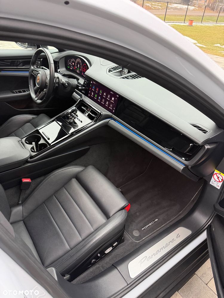 Porsche Panamera 4 E-Hybrid PHEV - 8
