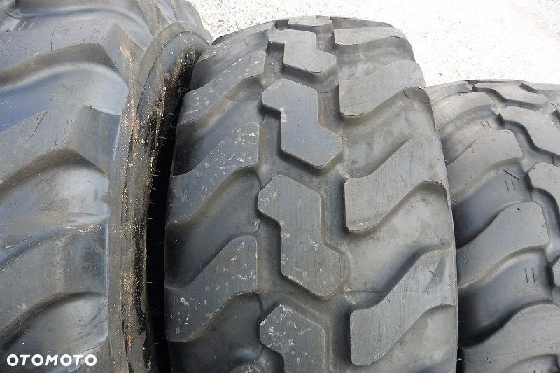 Opony do ładowarki 405/70 R20 , 365/70 r20 Prawie nowe dunlop mitas - 1