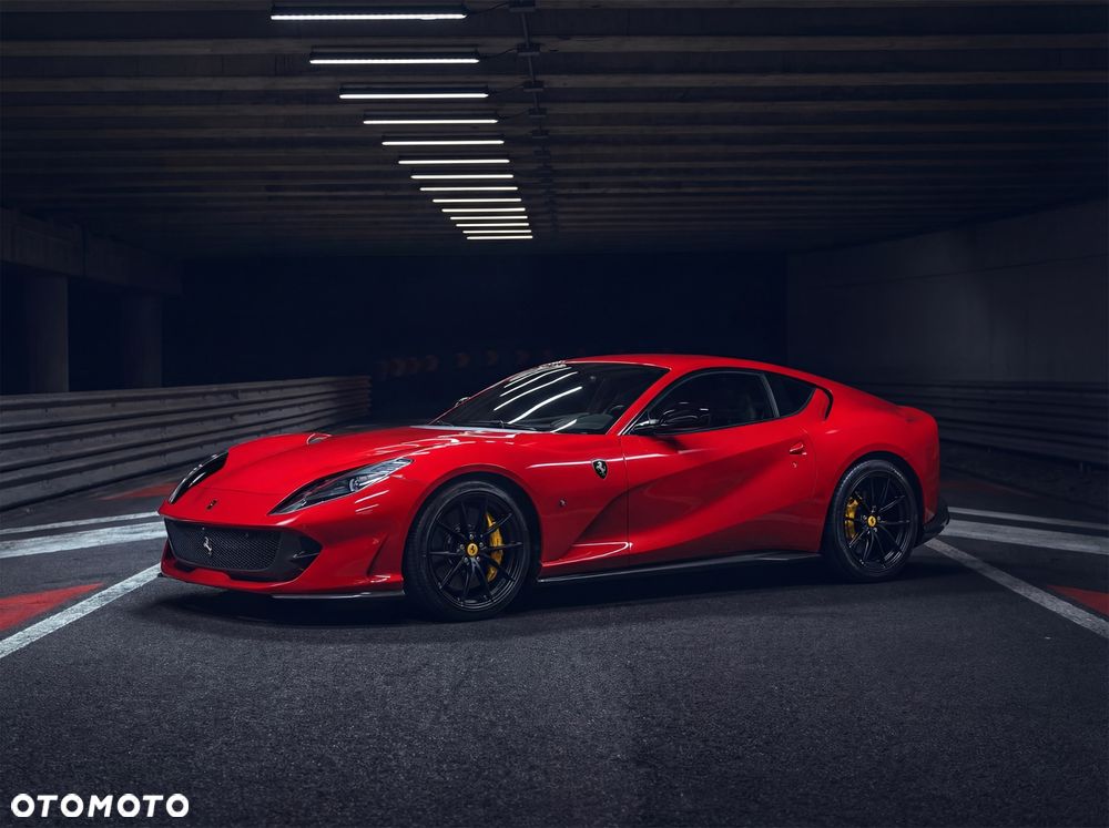Ferrari 812 Superfast - 5