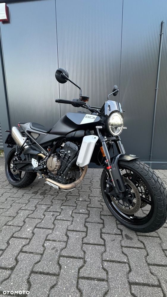 Husqvarna Svartpilen - 2