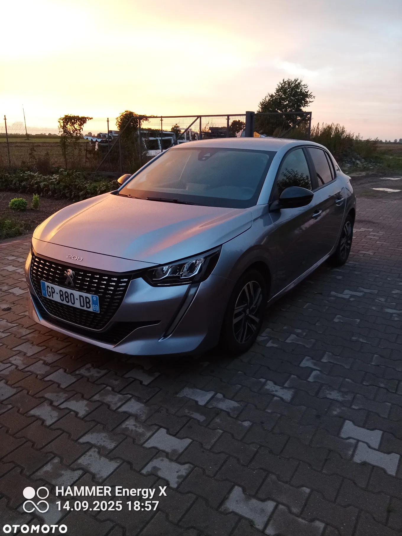 Peugeot 208 PureTech 100 EAT8 Active - 2
