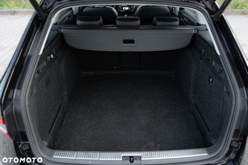 Skoda Superb 2.0 TDI Sportline - 33
