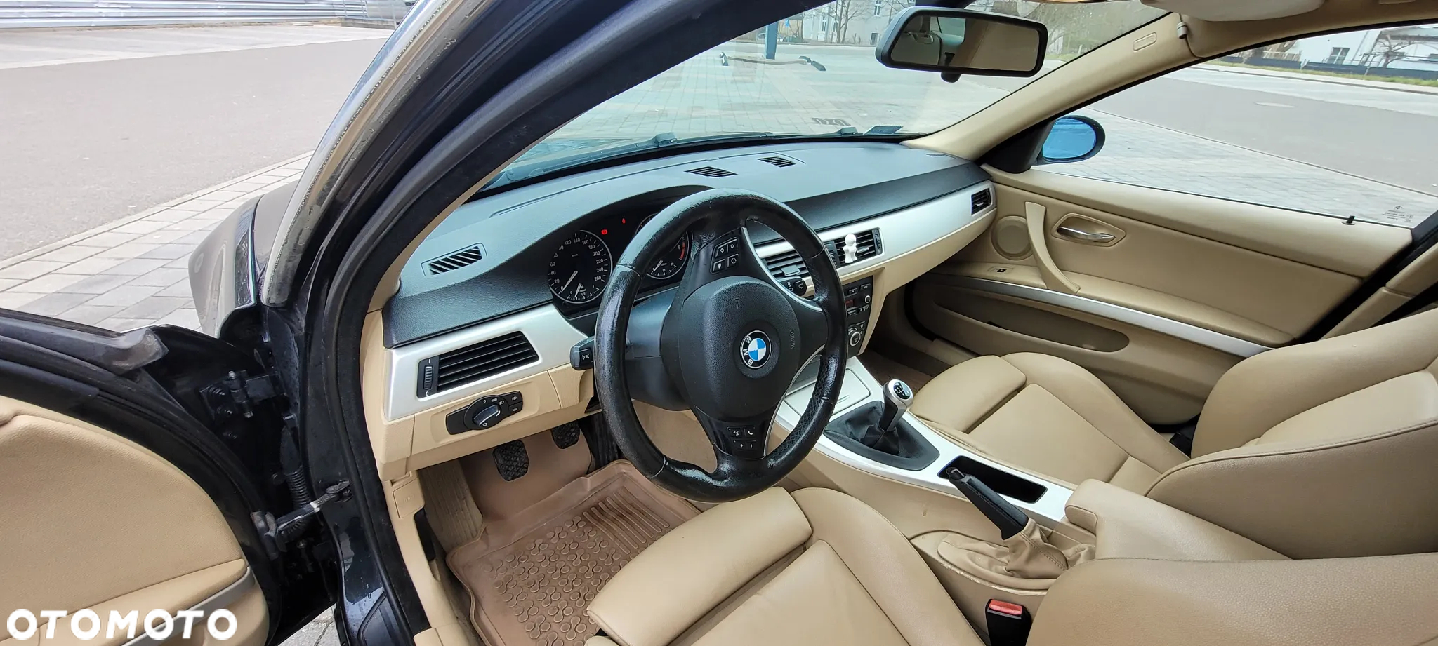 BMW Seria 3 325d DPF Touring - 11