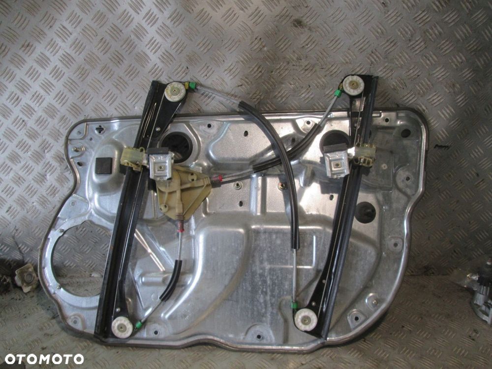 PODNOŚNIK MECHANIZM SZYBY LEWY PRZÓD ELEKTRYCZNY VW POLO IV 9N 01- 5 DRZWI - 3