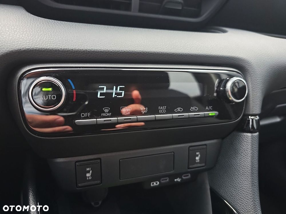 Toyota Yaris Hybrid 1.5 Style - 23