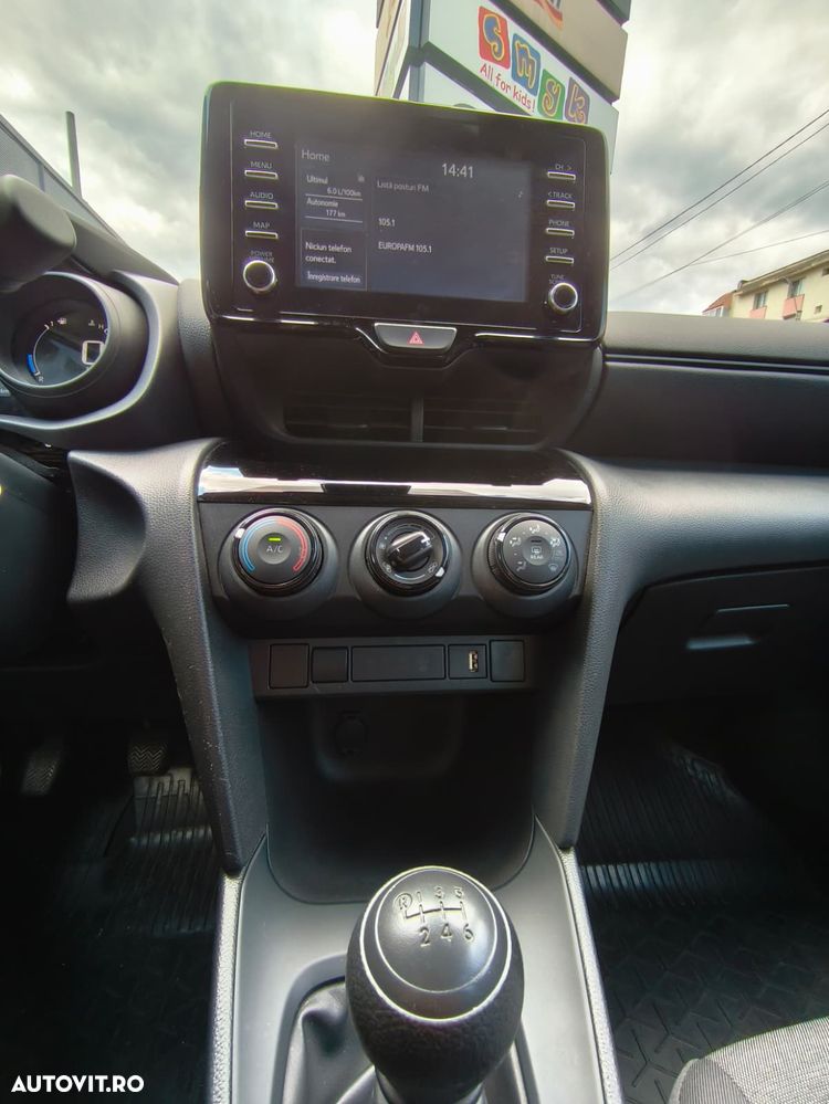 Toyota Yaris 1.5 L Active - 9