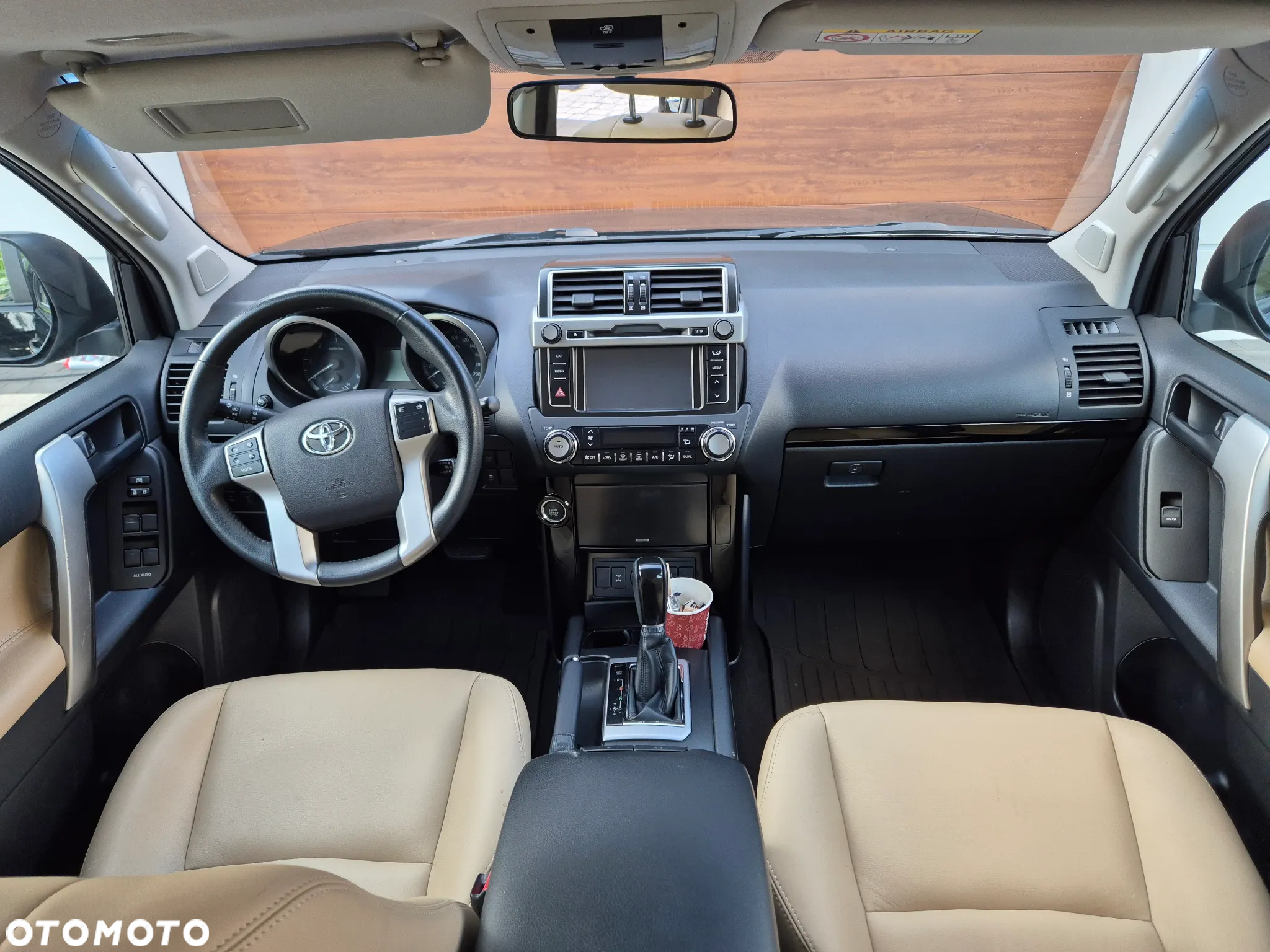Toyota Land Cruiser - 33