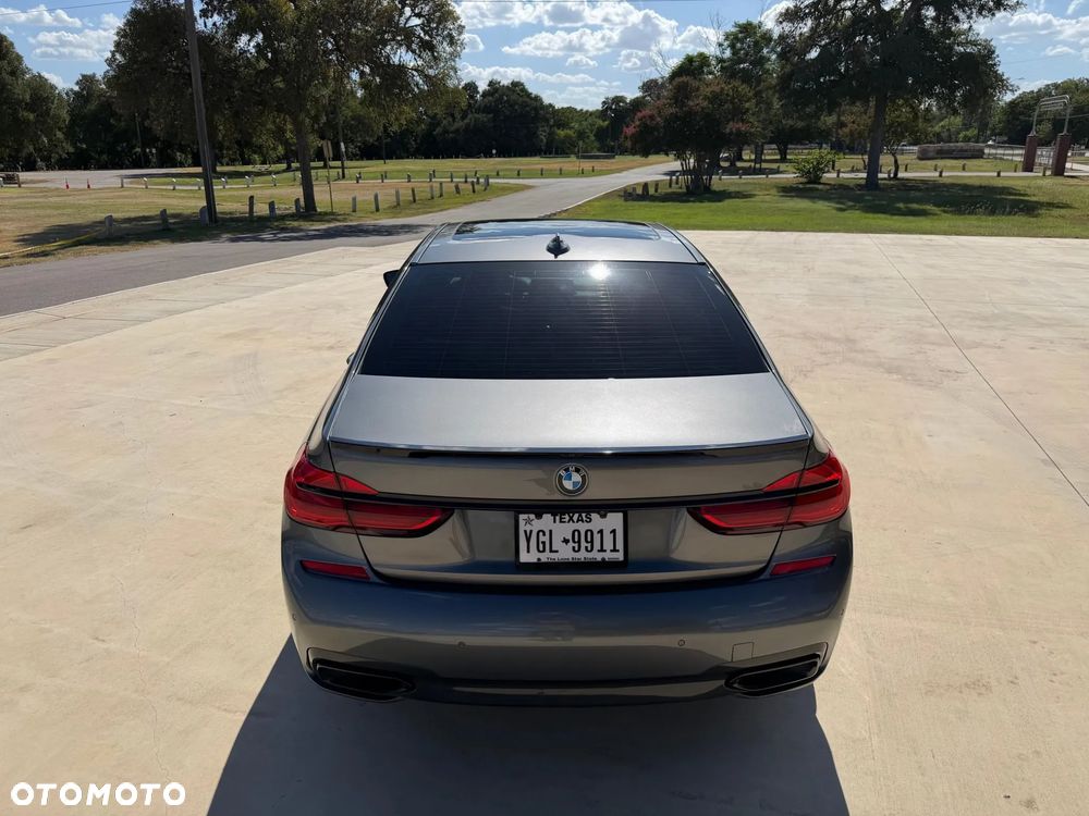 BMW Seria 7 - 8