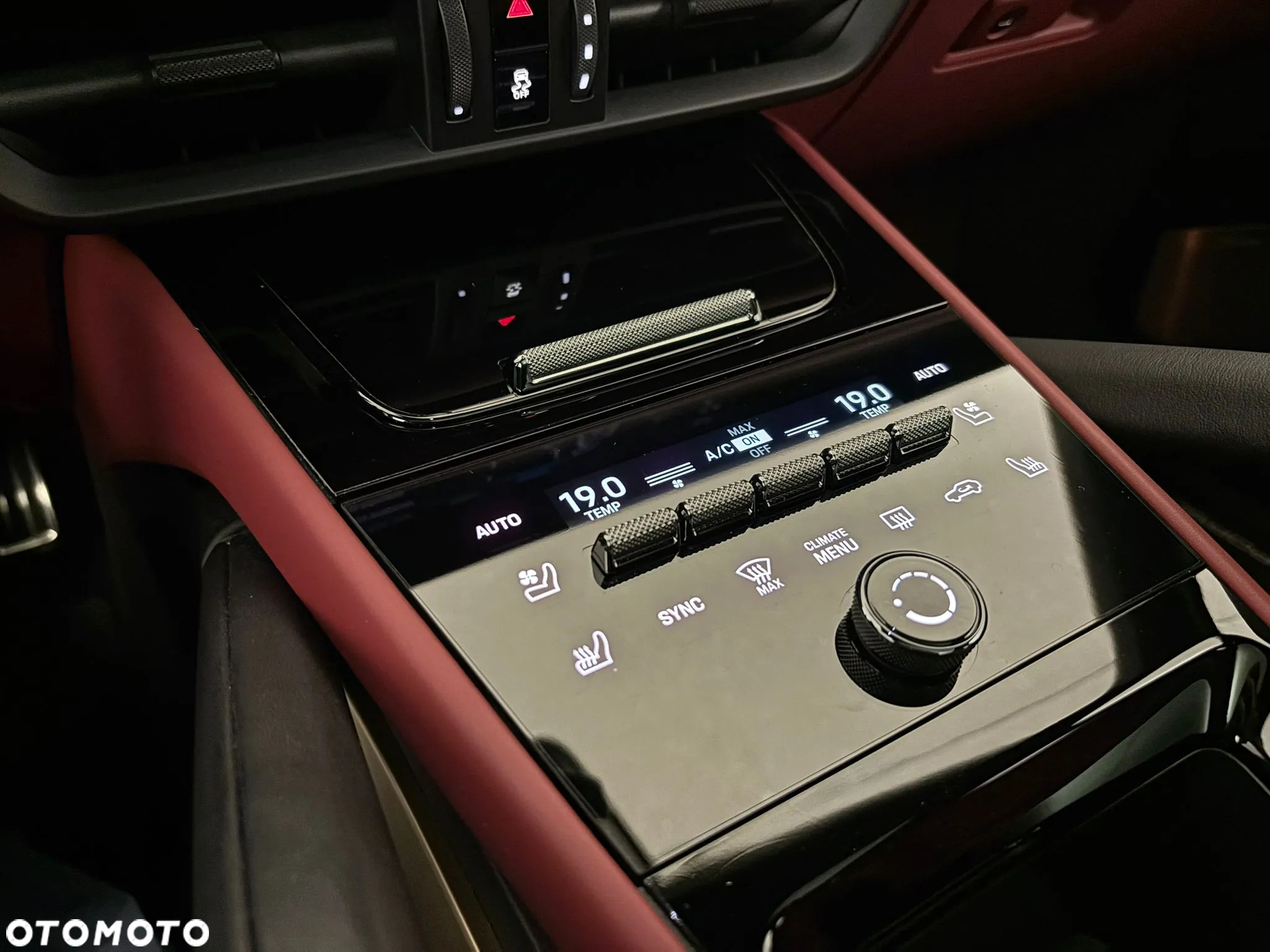 Porsche Cayenne Coupe GTS - 36