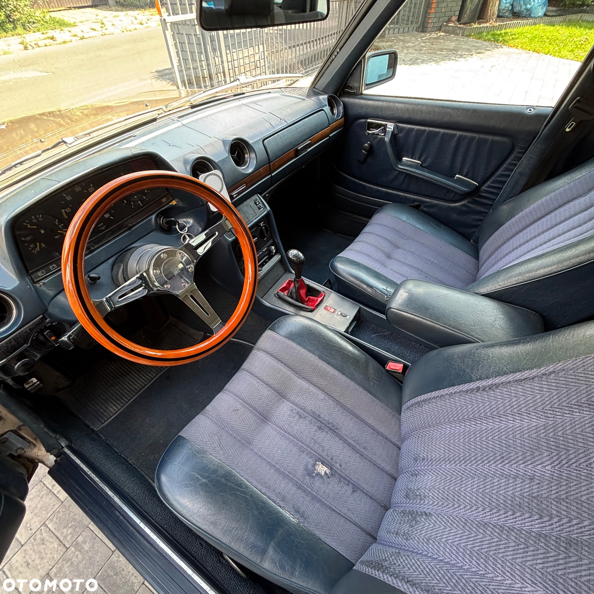 Mercedes-Benz W123 - 10