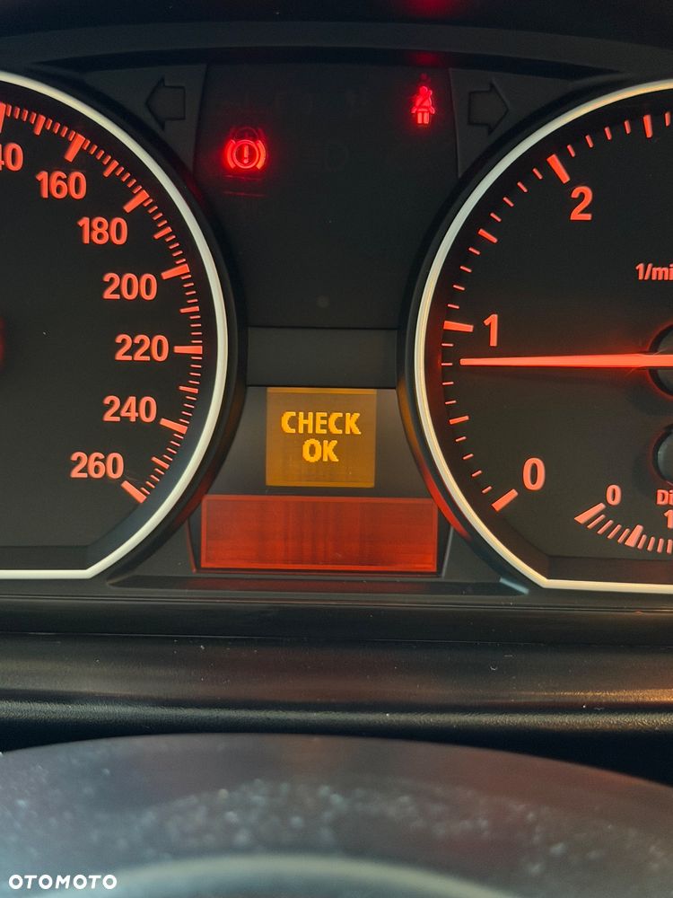 BMW Seria 1 120d DPF - 17