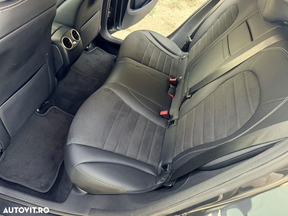 Mercedes-Benz GLC 300 e 4Matic 9G-TRONIC AMG Line Plus - 10