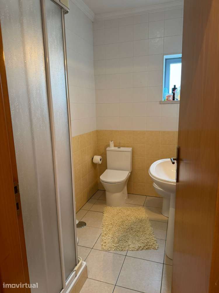 Apartamento T4 com 3 casas de banho e garagem - Grande imagem: 4/16