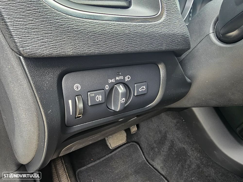 Volvo V40 Cross Country 1.6 D2 Kinetic Powershift - 18