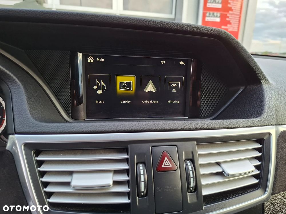 Mercedes-Benz Klasa E 200 CGI BlueEFFICIENCY Automatik - 14