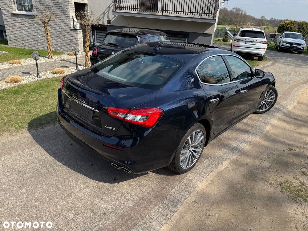 Maserati Ghibli GranSport - 12