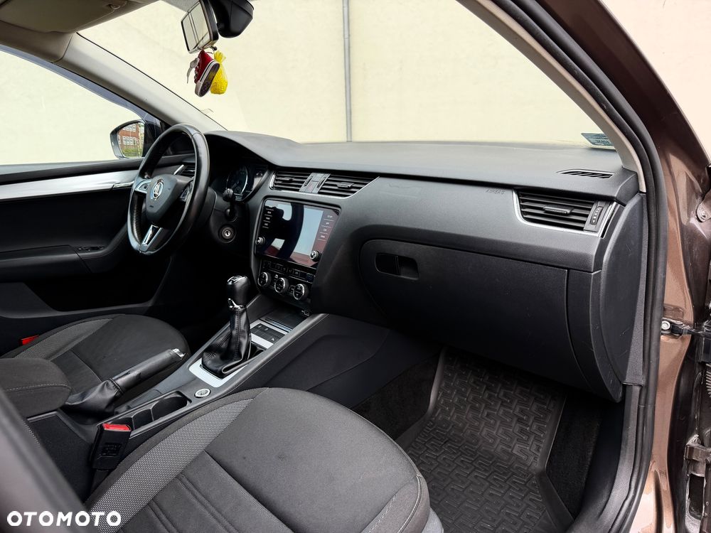 Skoda Octavia 1.6 TDI Business - 24