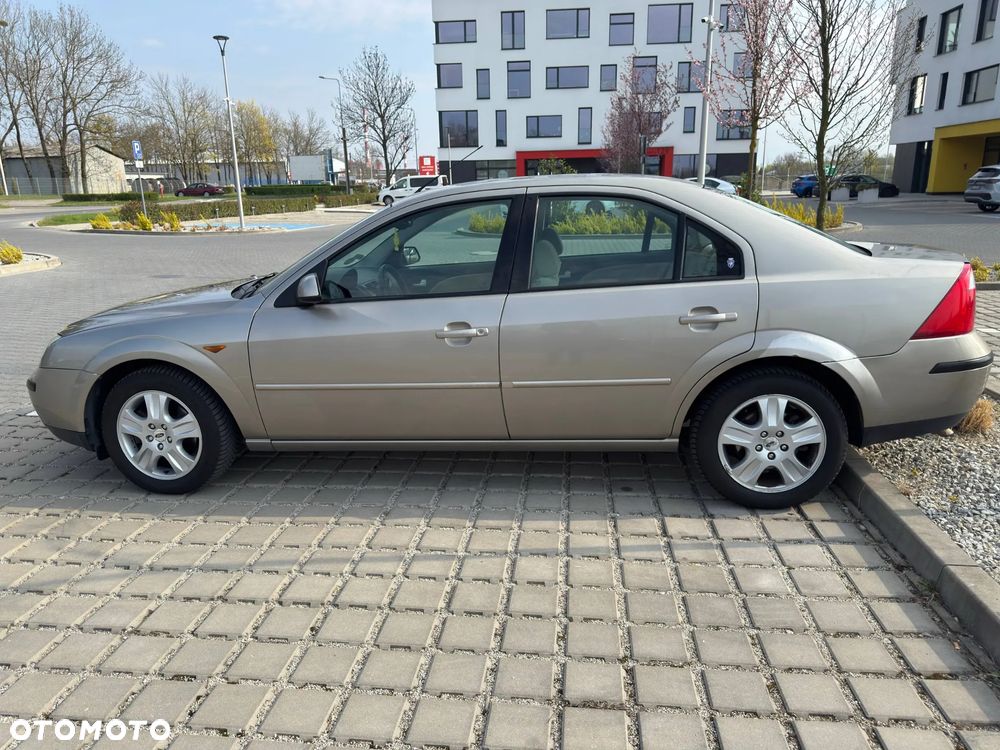 Ford Mondeo 2.0 Ghia - 3