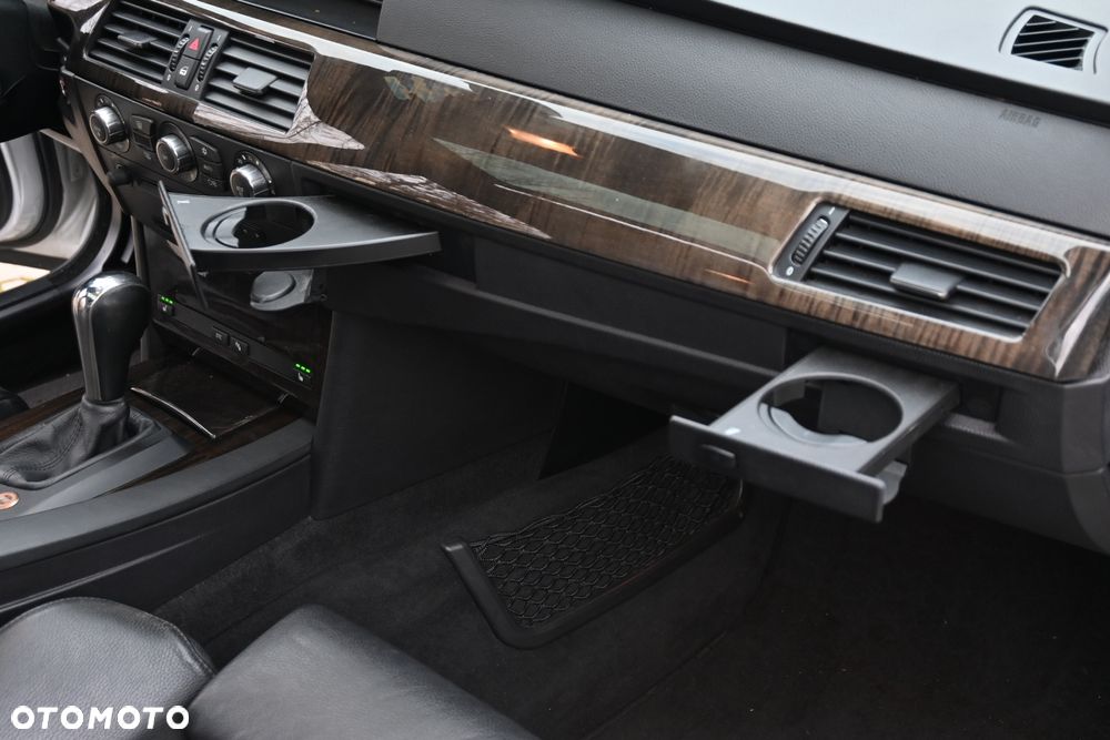 BMW Seria 5 530i - 23