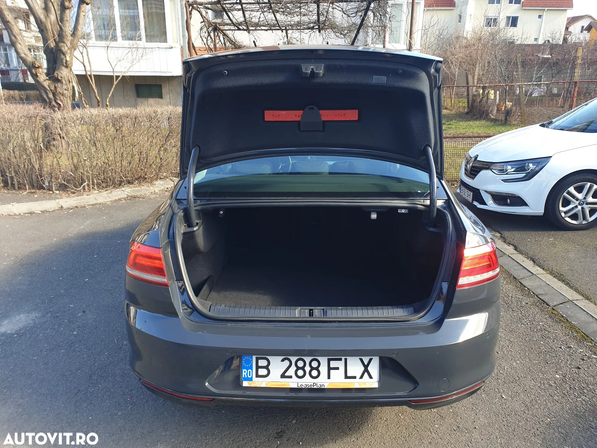 Volkswagen Passat 2.0 TDI DSG Comfortline - 10