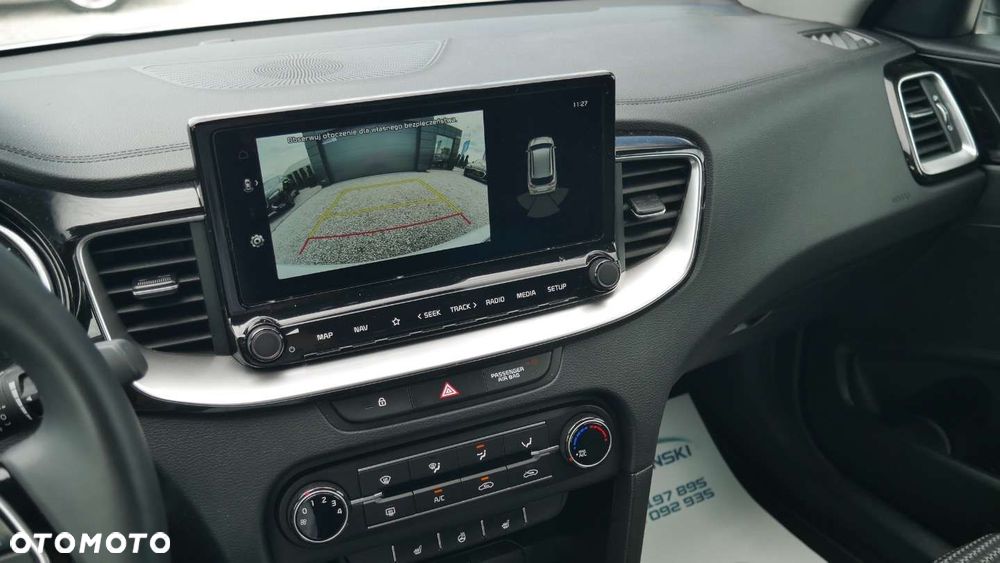 Kia Ceed - 11