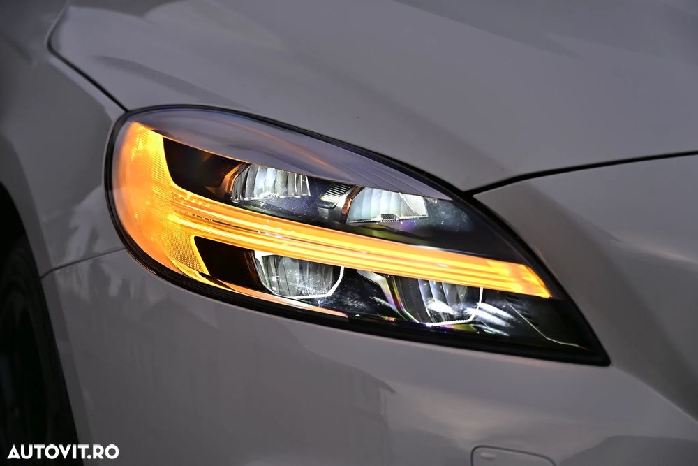 Volvo V40 D3 Geartronic Momentum - 26