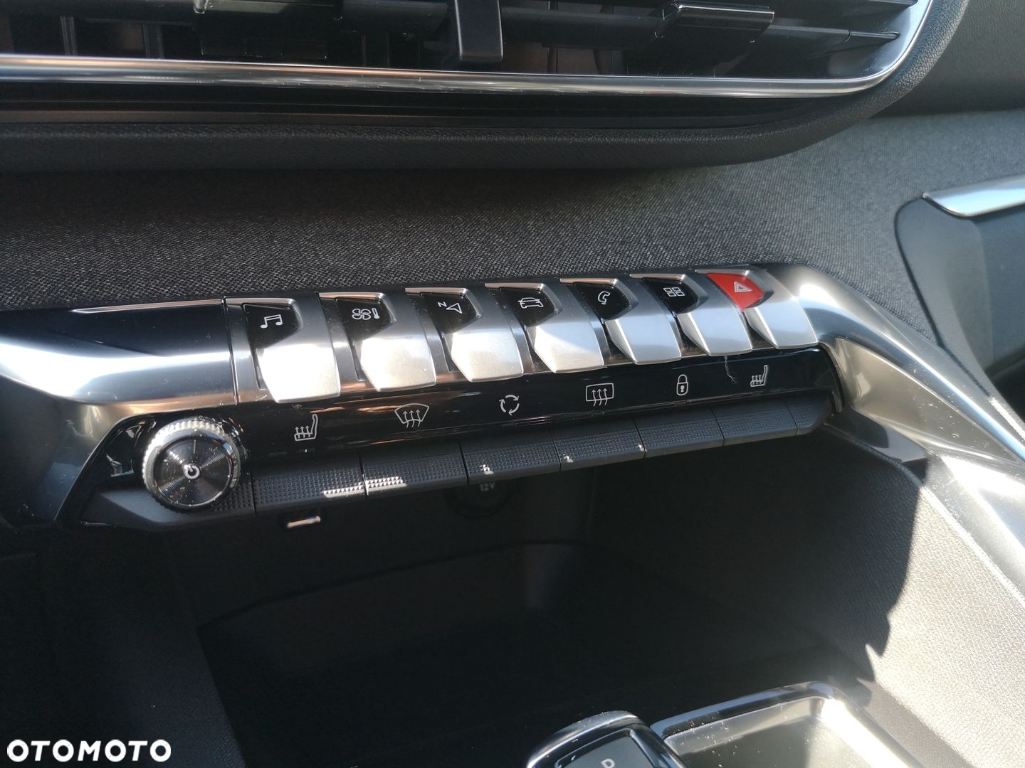Peugeot 3008 1.2 PureTech Allure Pack S&S EAT8 - 24