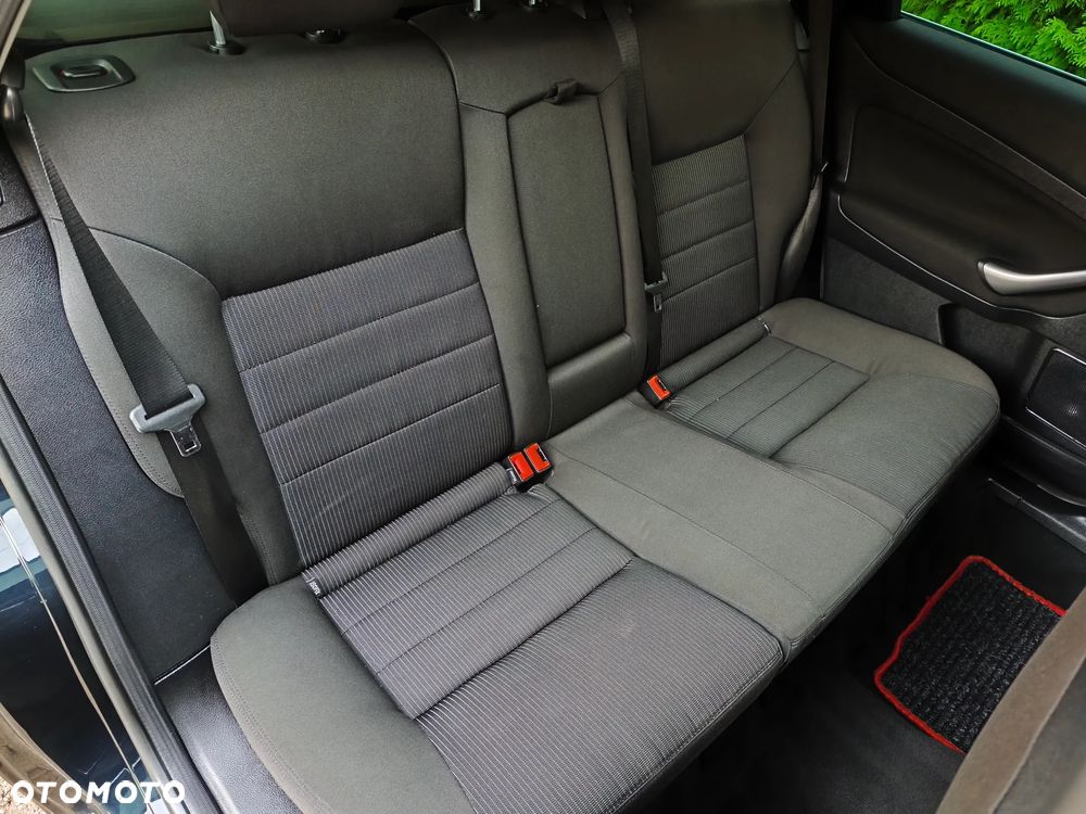 Ford Mondeo - 26