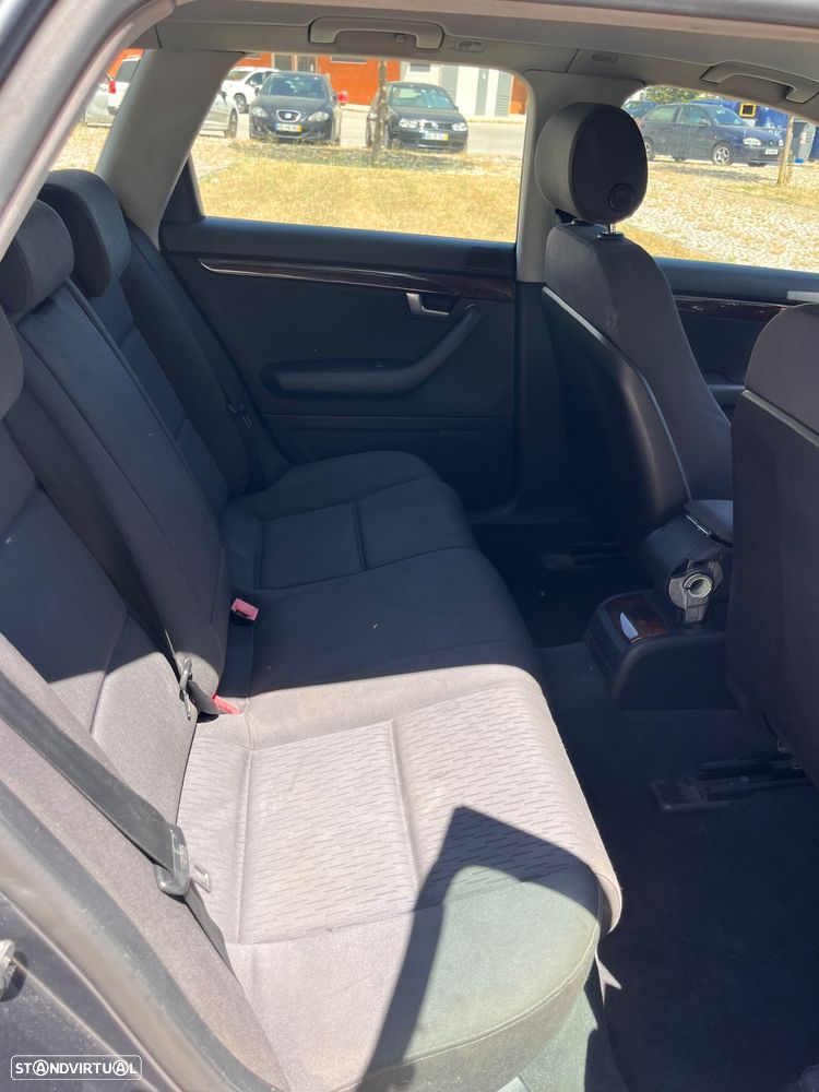 Audi A4 Avant 2.0 TDI - 9
