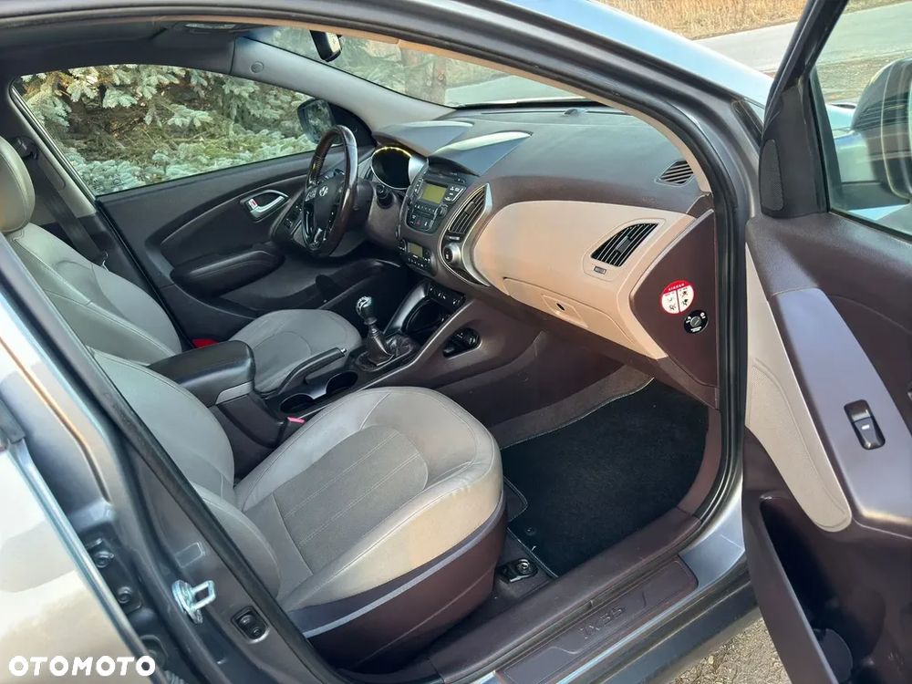 Hyundai ix35 1.6 2WD Fifa World Cup Edition - 8