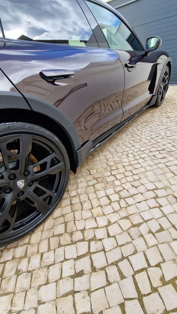 Porsche Taycan Cross Turismo 4 - 19