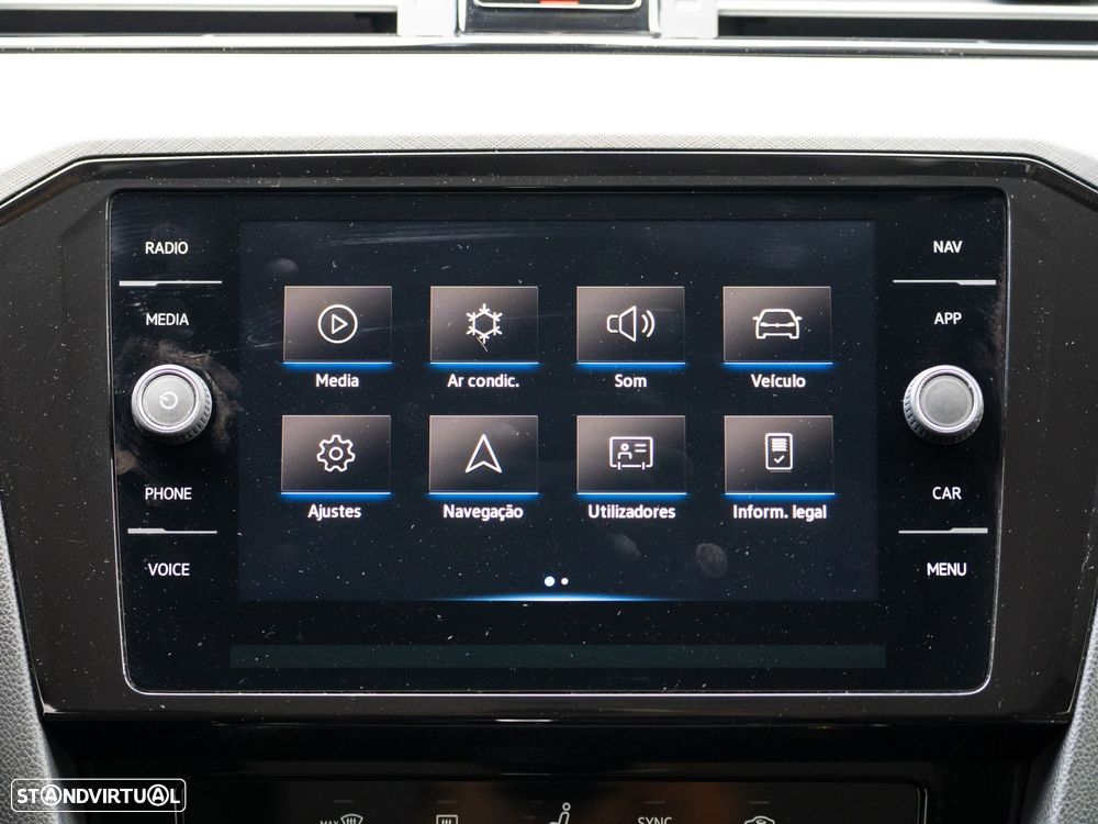 VW Passat Variant - 48