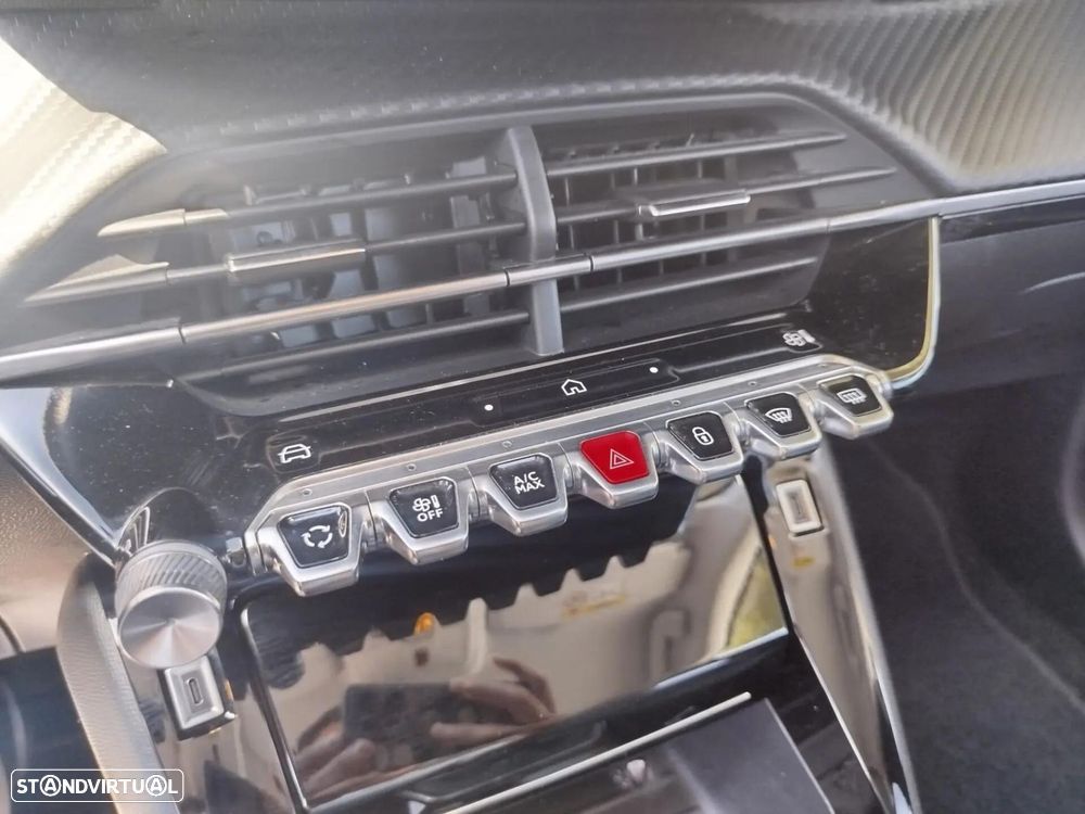 Peugeot 208 TURBO 100 Allure - 30