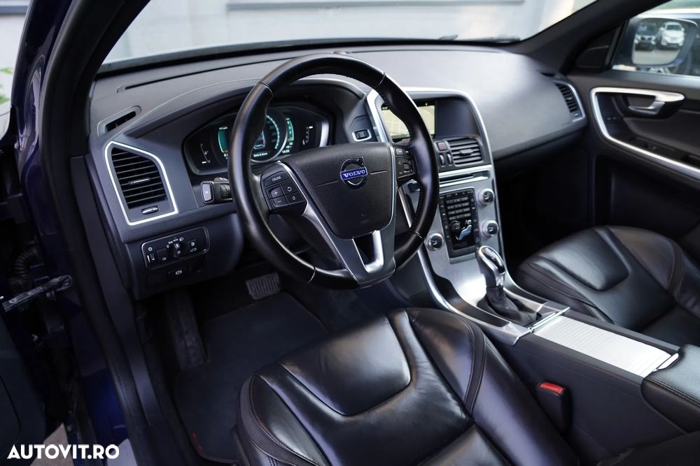 Volvo XC 60 D4 AWD Geartronic Ocean Race - 11