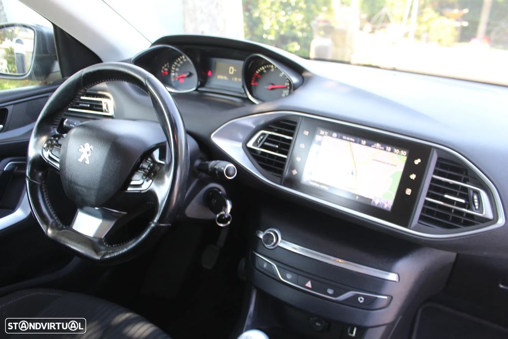 Peugeot 308 1.6 HDi Executive CVM6 - 19