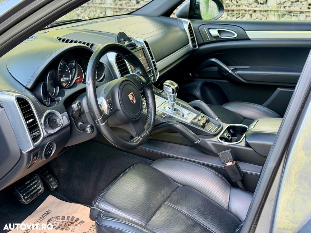 Porsche Cayenne - 6