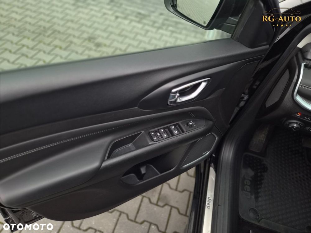 Jeep Compass - 35