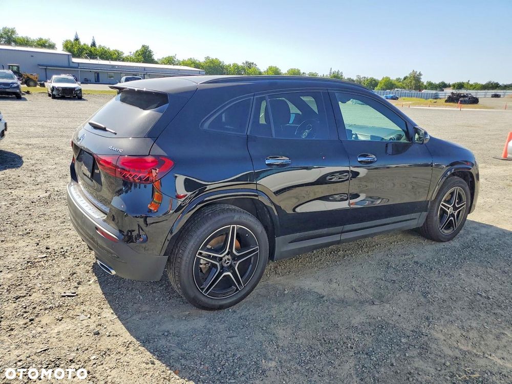 Mercedes-Benz GLA 250 4-Matic - 3