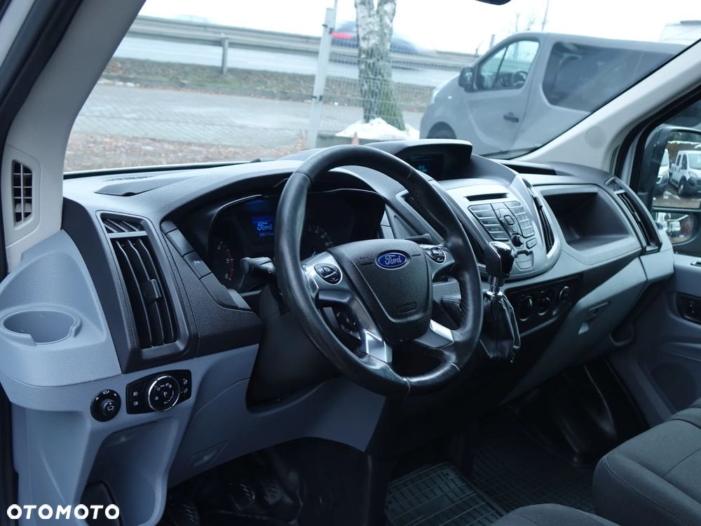 Ford Transit 3-osobowy L3H2 furgon blaszak - 9