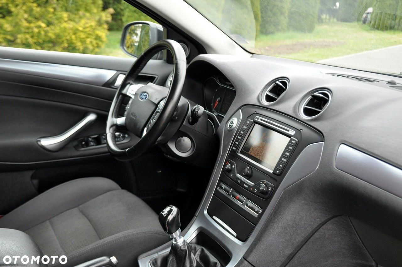 Ford Mondeo - 18