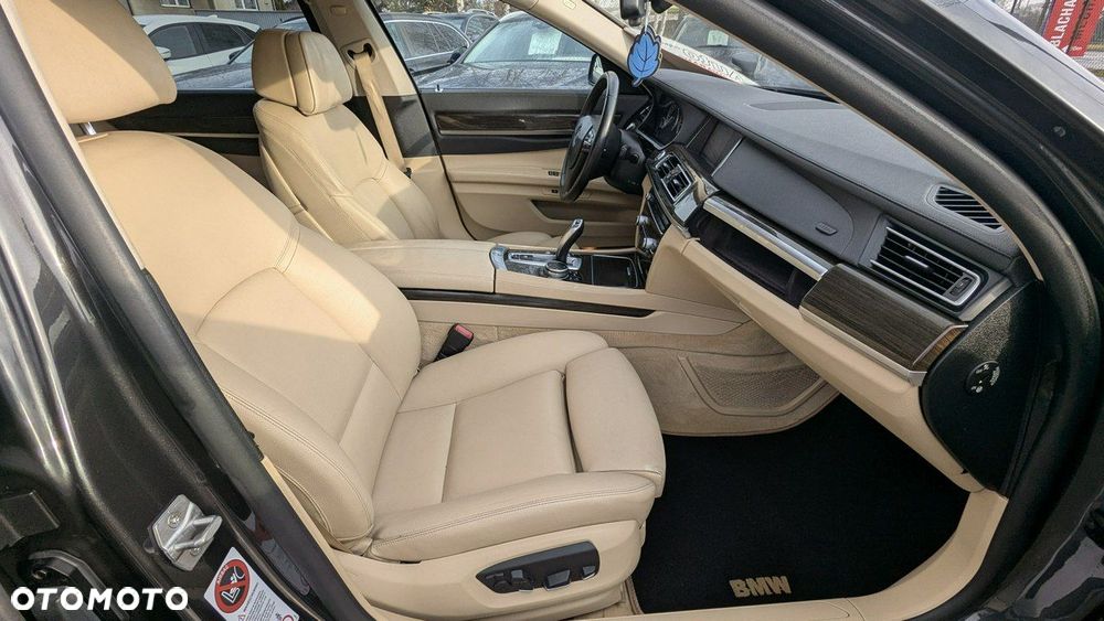 BMW Seria 7 - 18